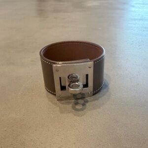 Hermès Kelly Dog Bracelet in Étoupe